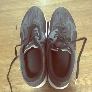 Mizuno wave sonic running shoes